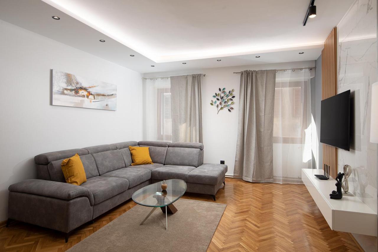 Sena Luxury Apartments Pola Esterno foto
